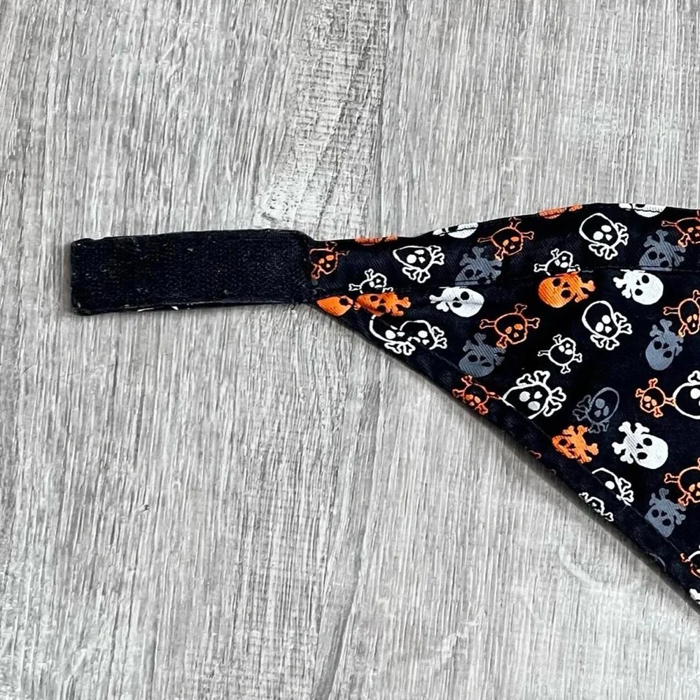Petco Medium Large Black Orange White Skulls Halloween Dog Scarf Bandana